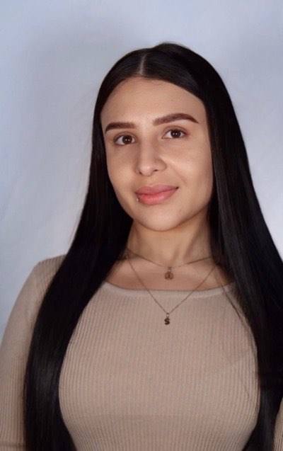 Sara, brow and lash artist